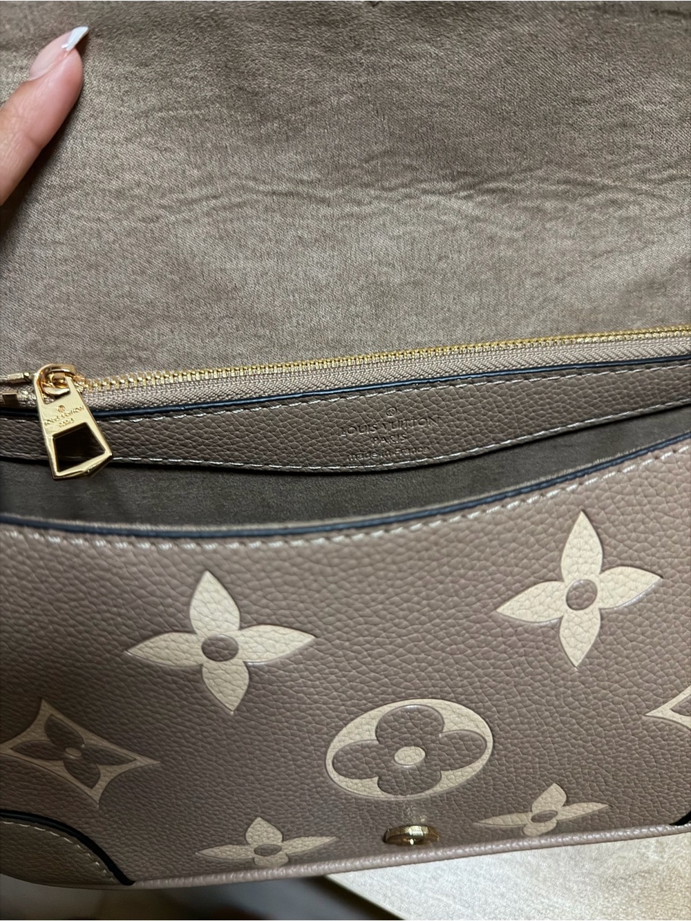 Brown Monogram Shoulder Bag - Taupe Floral Motif - Picture 2 of 4